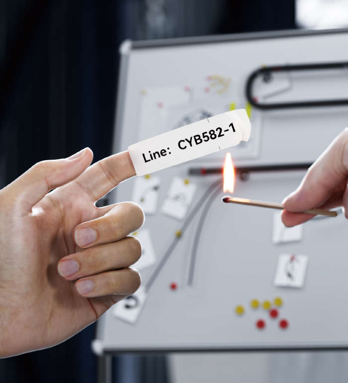 ملصقات مقاومة للهب