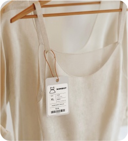 علامات تعليق الملابس